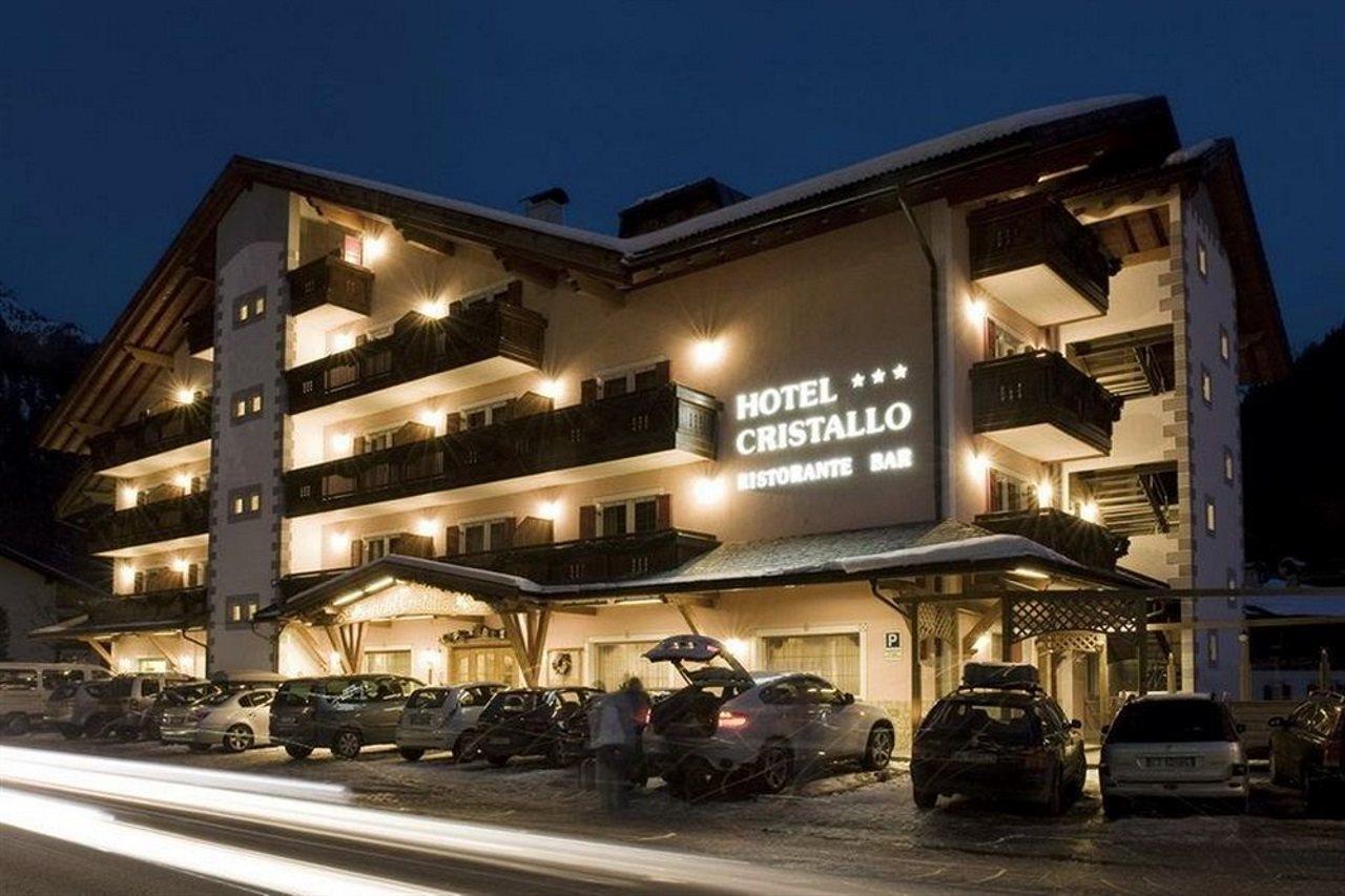 Hotel Cristallo Canazei Exterior photo